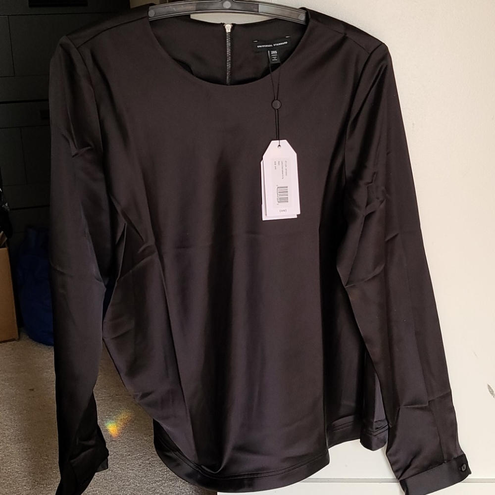 Lucina Universal standard long sleeve satin top